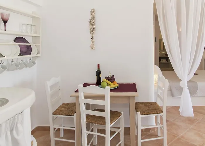 Psilandis Adamantas (Milos)