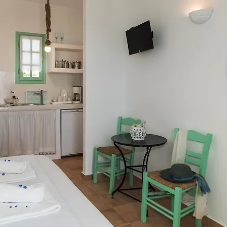 Psilandis Adamantas (Milos)