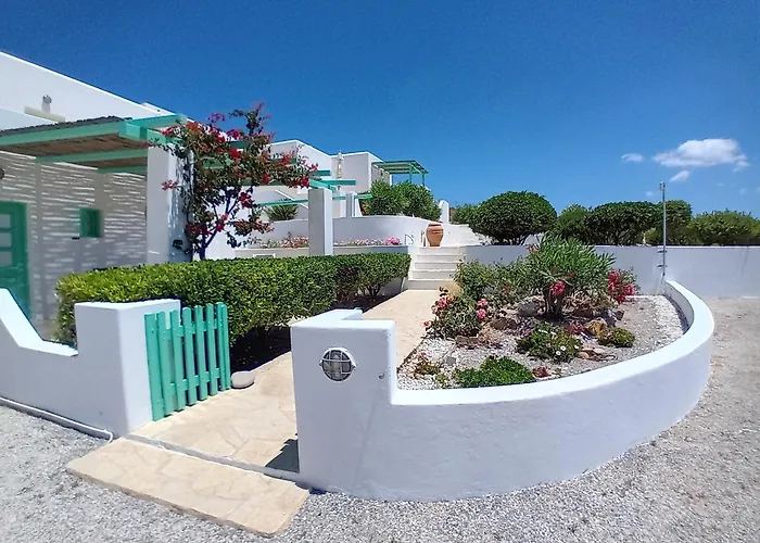 Daire Psilandis Adamantas (Milos)