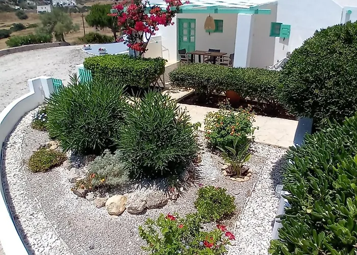 Psilandis Adamantas (Milos)